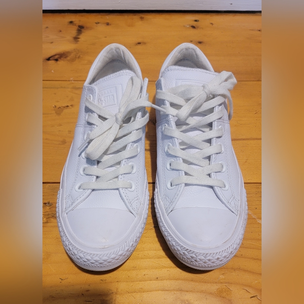 White Chuck Taylor Leather Converse